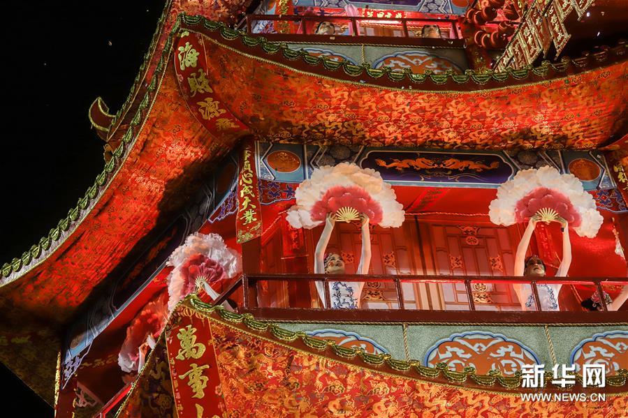 （国际·图文互动）（4）特写：圣保罗狂欢节上的中国主题桑巴巡游