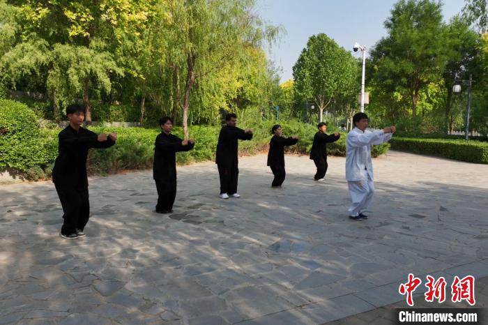 斯里兰卡留学生探寻八极拳奥秘：让更多人了解中国武术魅力图2