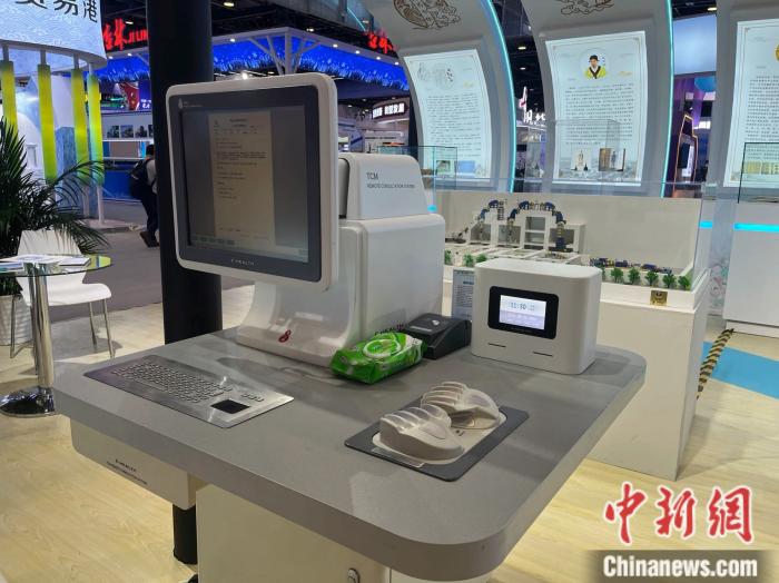 中医经络检测仪。 <span target='_blank' href='/' >中新网</span>记者 左宇坤 摄