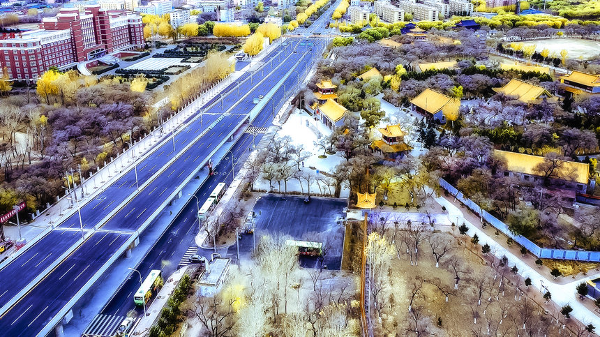 中国高寒地区跨度最大、吨位最重连续梁桥建成通车。
