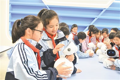 教育数字化战略行动持续推进 智慧校园，科技感满满图2