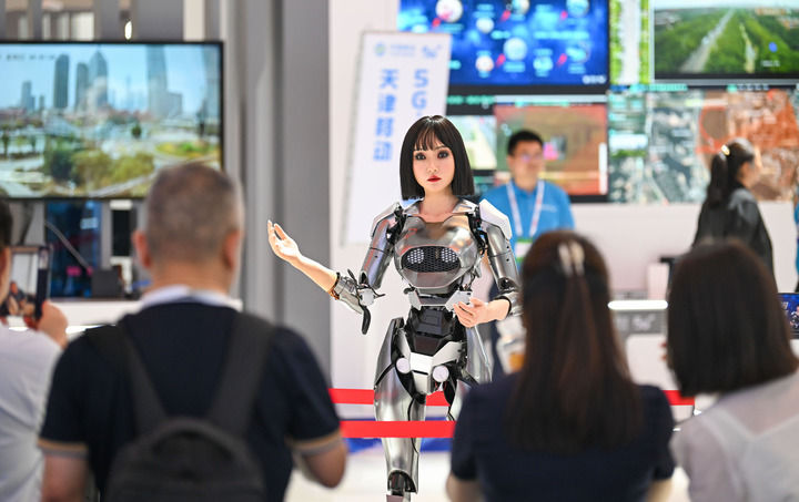 智行天下 “点亮”未来——2024世界智能产业博览会扫描