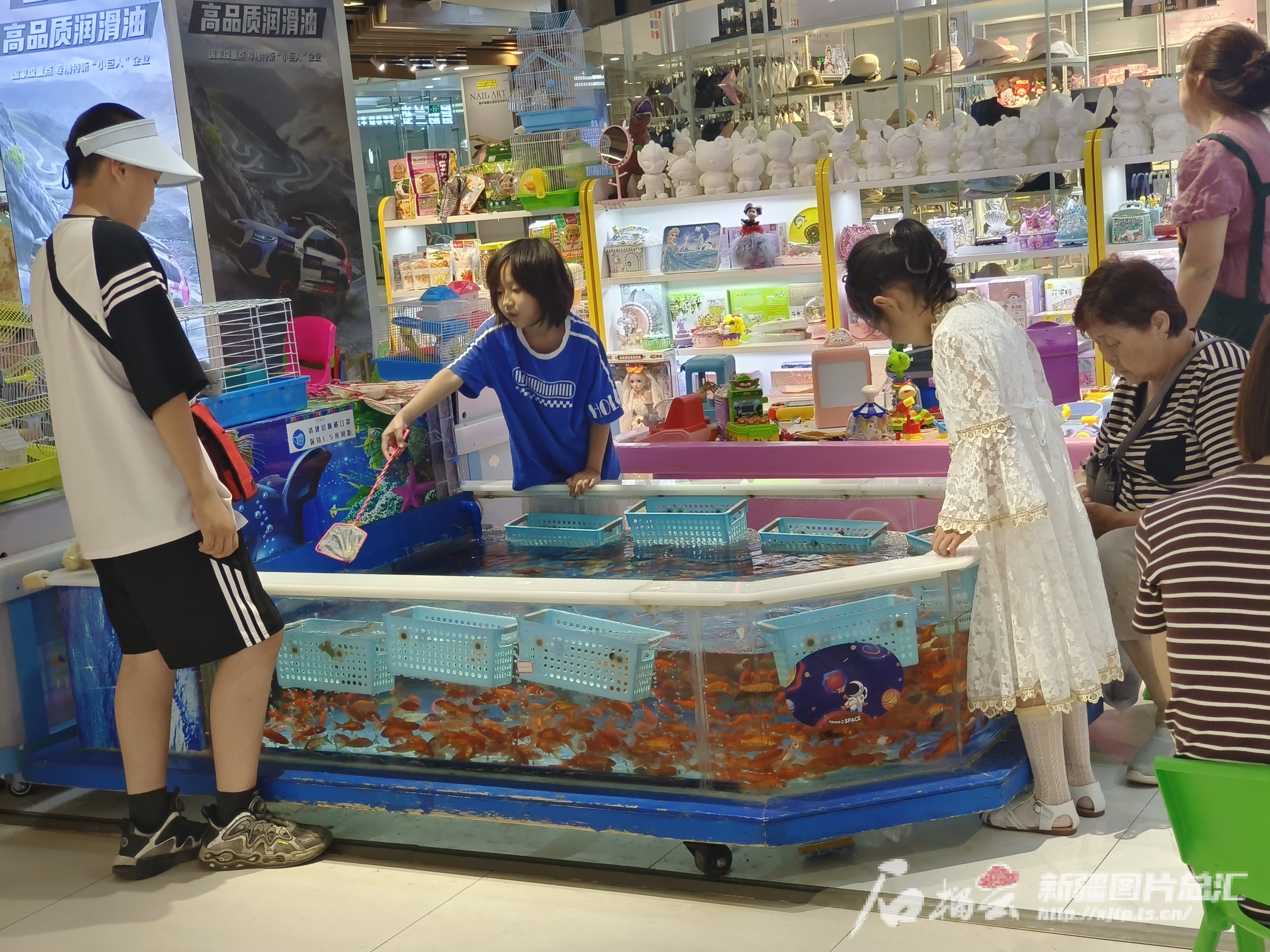 节日消费升温 出行热度高涨——古尔邦节假期新疆消费市场见闻