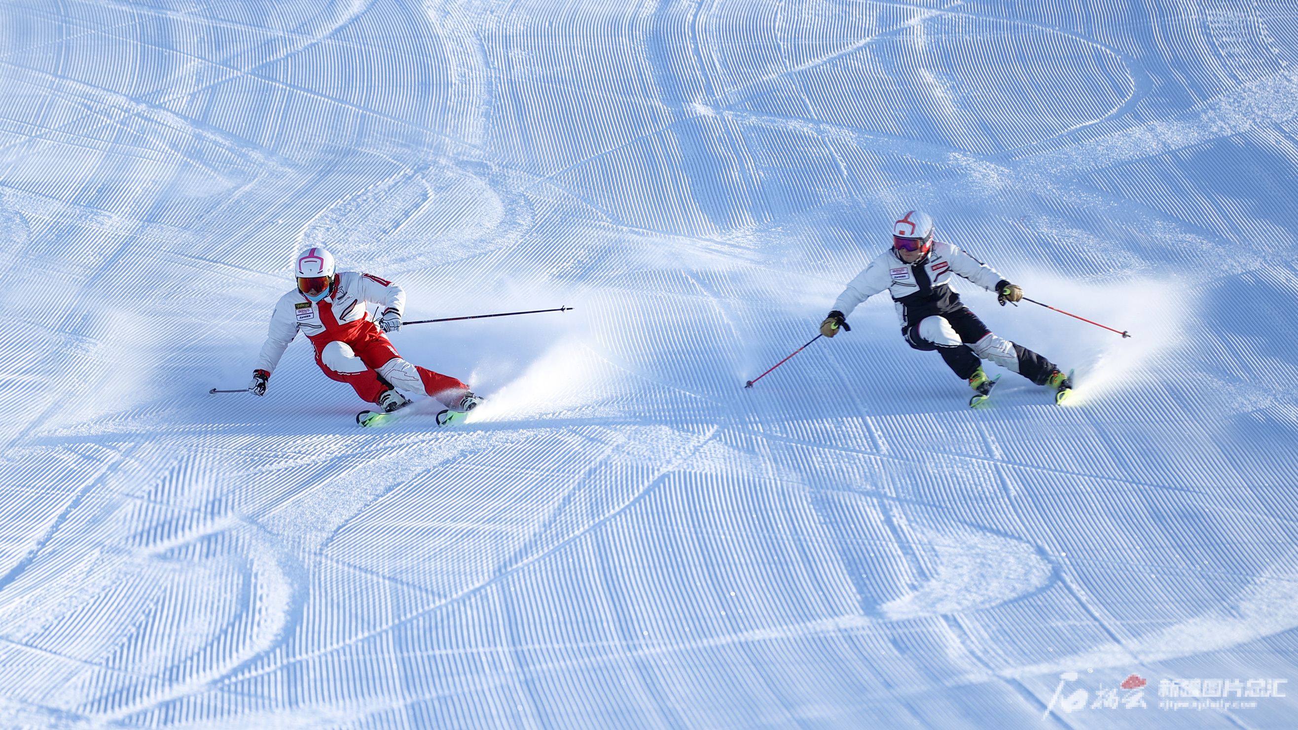 半岛体育“打造全国最好玩的滑雪场” 今冬新疆上线冰雪“套餐”(图1)