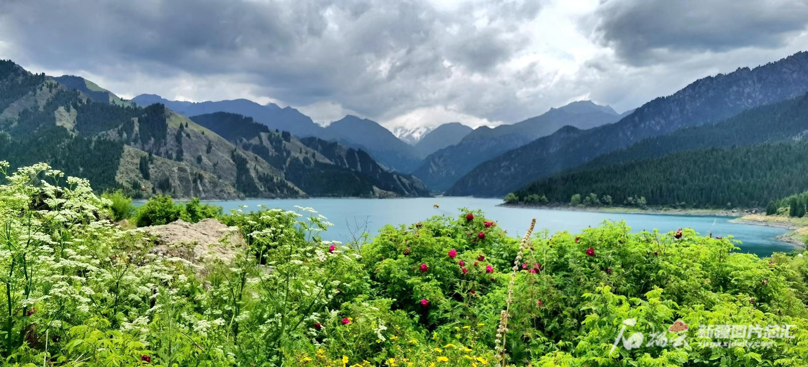 天山天池 - 乌鲁木齐景点 - 华侨城旅游网