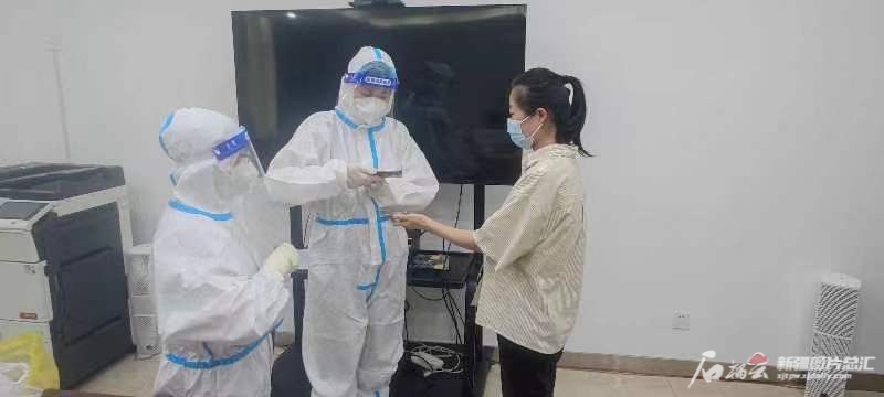 疫情发生以来，全区各级工会组织积极参与到所在社区的抗疫志愿服务中，为抗疫工作贡献力量。  自治区总工会供图