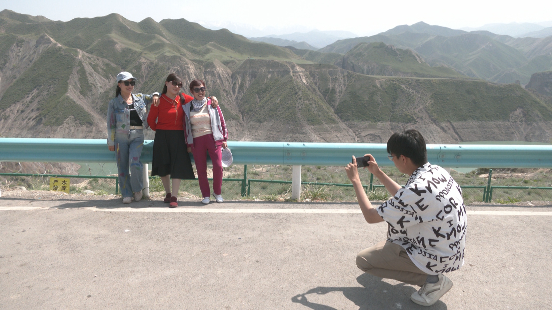 【图说新疆】新疆玛纳斯：玛河大峡谷，蜿蜒曲折景壮阔 -天山网 - 新疆新闻门户