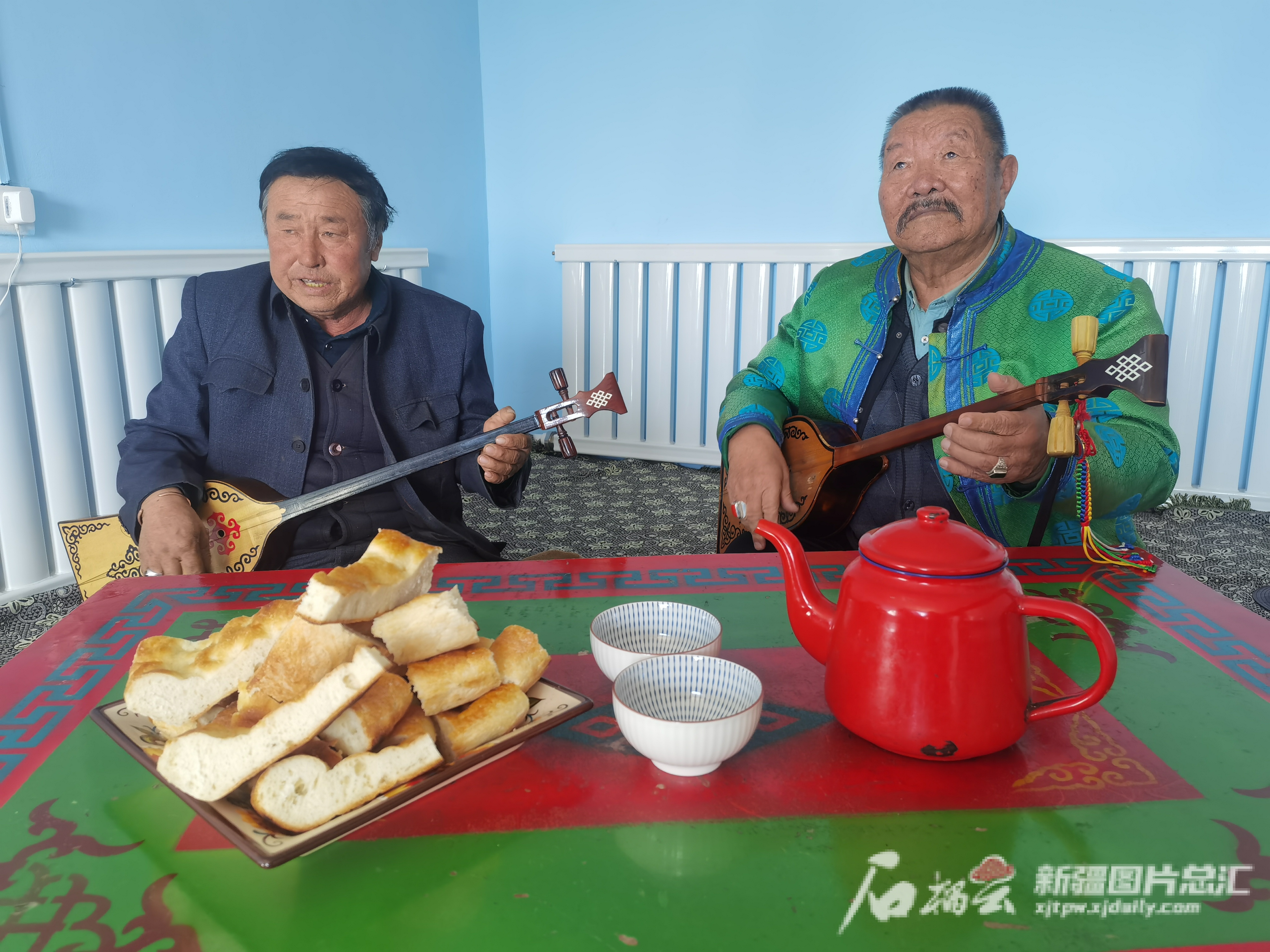 JN江南体育我在美丽新疆丨父子俩让托布秀尔焕发新光彩(图2)