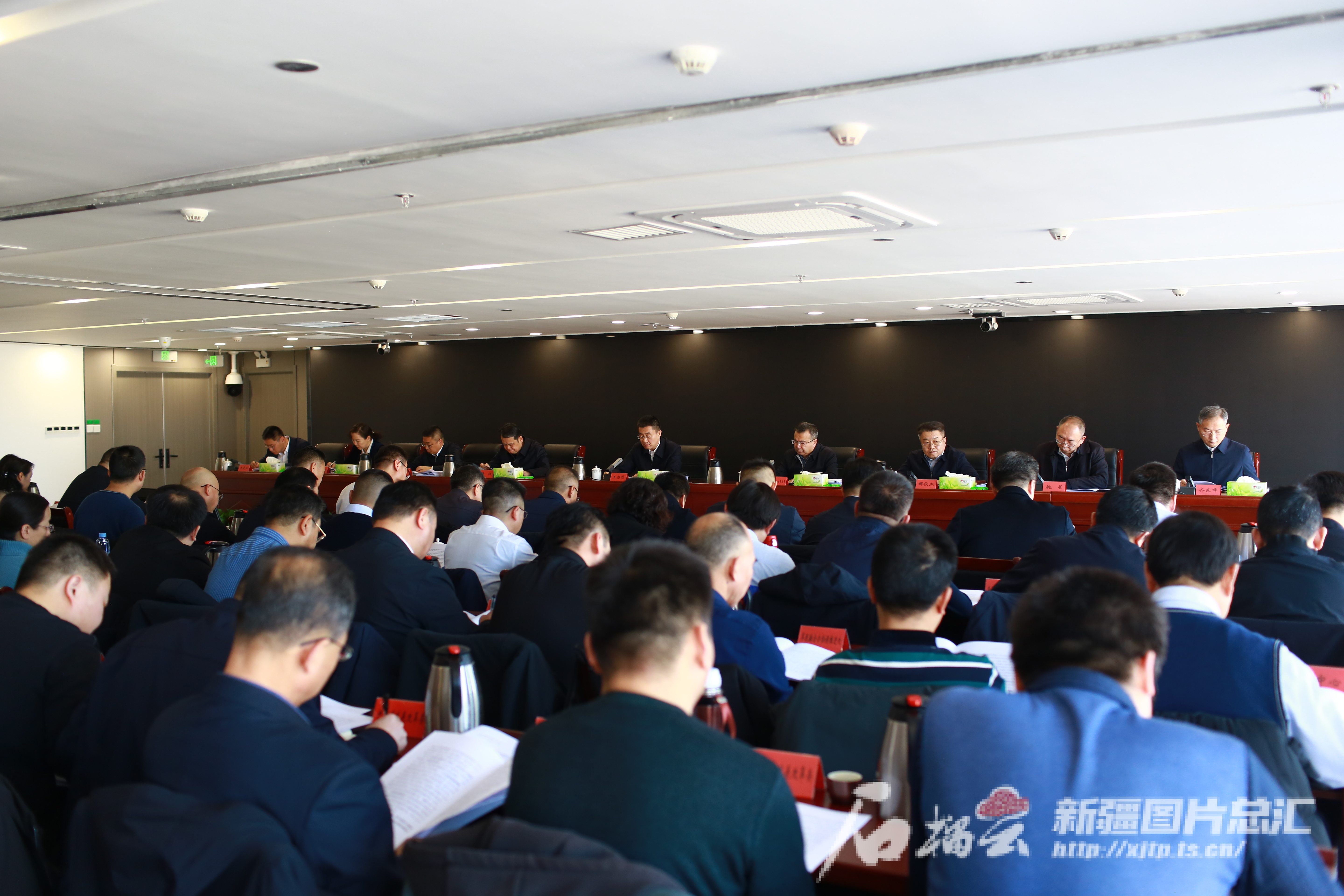 2024年新疆维族人口_外交部新闻(2024年7月2日)(2)