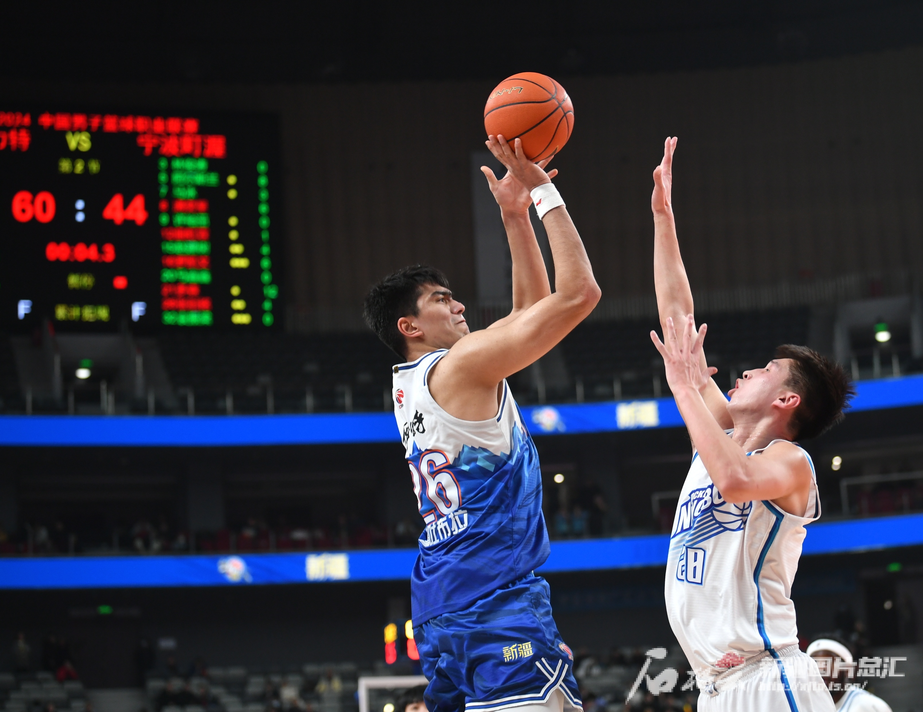 20分5篮板！新疆男篮22岁国手高效爆发，阿的江的目的达到了_东方体育